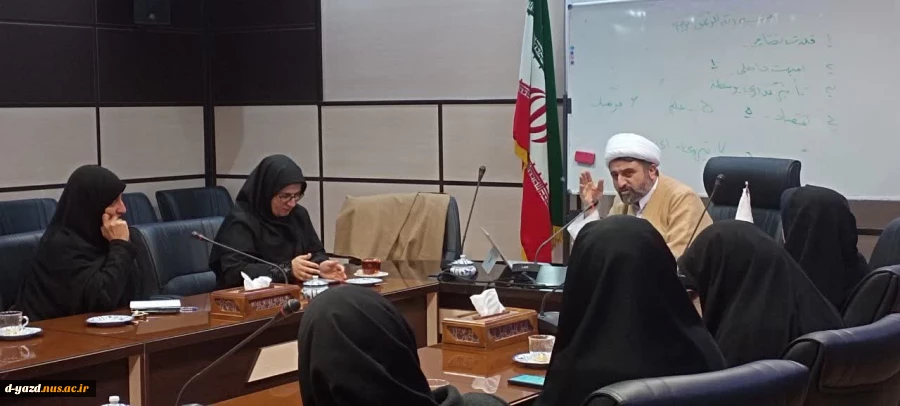 نشست هم اندیشی شاخصه های اقتدار یک نظام در آموزشکده ملی مهارت دختران یزد

 3