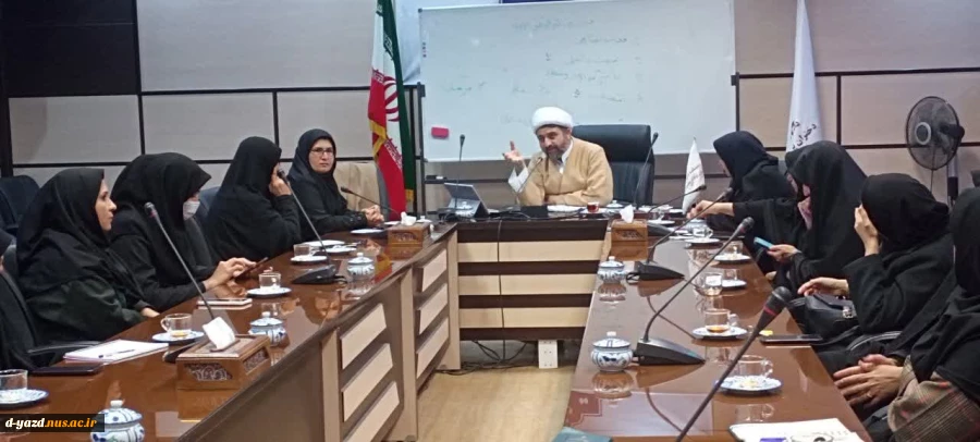 نشست هم اندیشی شاخصه های اقتدار یک نظام در آموزشکده ملی مهارت دختران یزد

 7