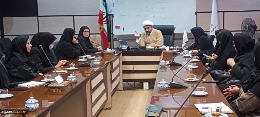 نشست هم اندیشی شاخصه های اقتدار یک نظام در آموزشکده ملی مهارت دختران یزد

 9
