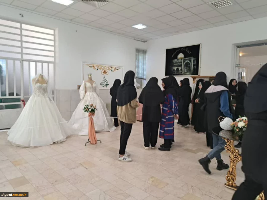 برگزاری اولین رویداد لباس عروس در آموزشکده ملی مهارت دختران یزد 8
