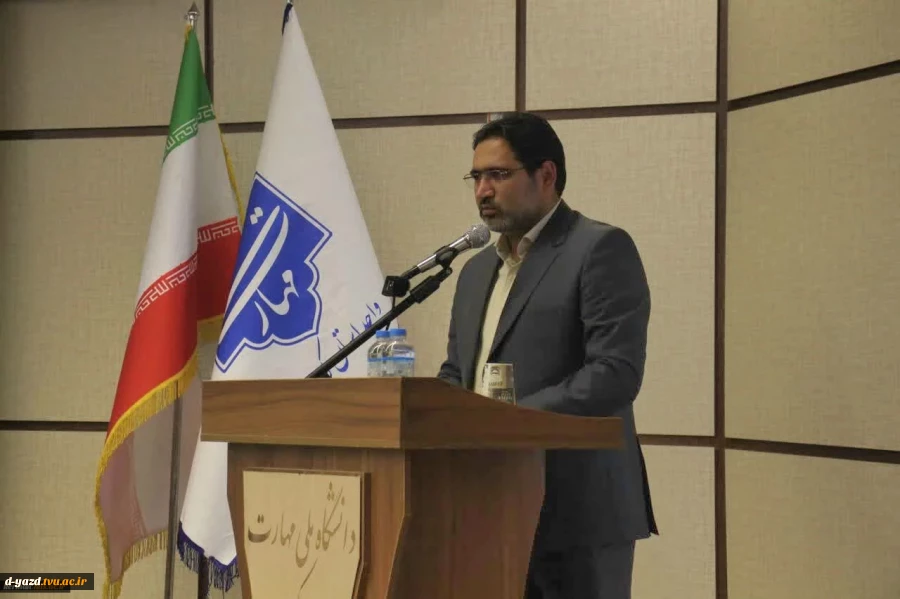 معاون فرهنگی و دانشجویی دانشگاه ملی مهارت در آئین افتتاحیه و رونمایی از پوستر پنجمین جشنواره ملی فرهنگی هنری «ذوالفقار»:

امروز آرمان‌های شهید سلیمانی در قلب اروپا و آمریکا شنیده می‌شود 3