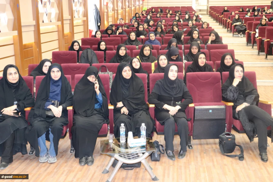 برگزاری جشن استقبال از دانشجویان جدیدالورود آموزشکده ملی مهارت دختران یزد در آستانه ولادت حضرت زینب (س)  3