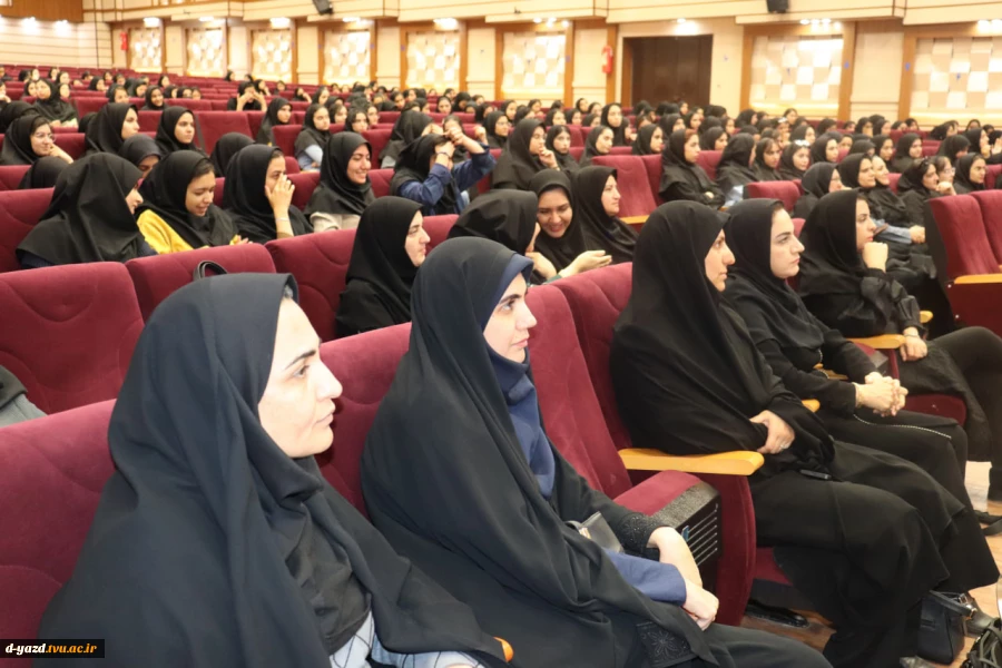 برگزاری جشن استقبال از دانشجویان جدیدالورود آموزشکده ملی مهارت دختران یزد در آستانه ولادت حضرت زینب (س)  5