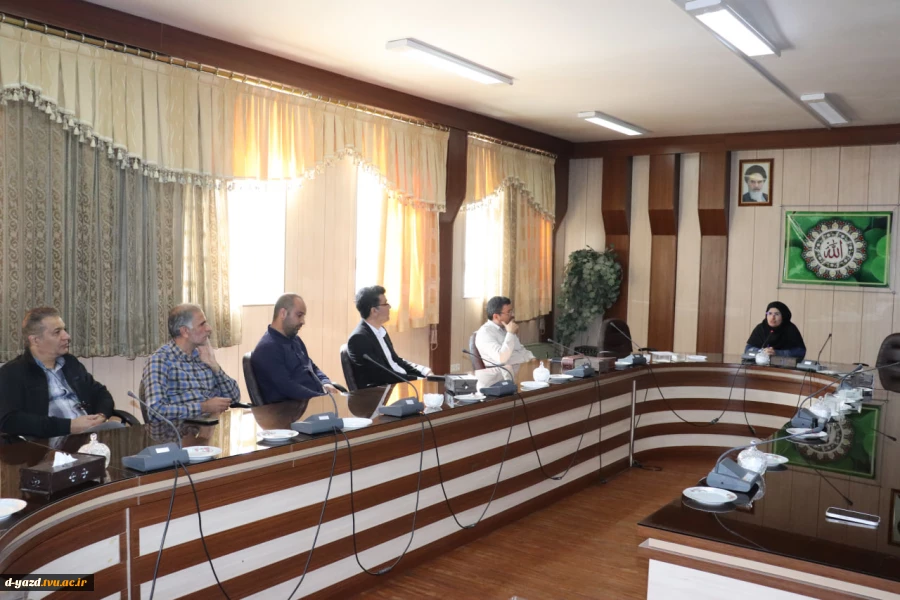 برگزاری جلسه شورای اداری کارکنان آموزشکده ملی مهارت دختران یزد - حضرت رقیه (س) در پردیس دختران امام علی (ع) 3