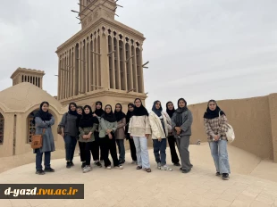 بازدید دانشجویان معماری آموزشکده ملی مهارت دختران یزد – حضرت رقیه (س) از آثار تاریخی ابرکوه 2