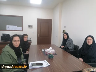 گامی در مسیر کارآفرینی؛ بررسی فرصت‌های اشتغال و مهارت‌آموزی در بازدید کارشناسان پژوهشی آموزشکده ملی مهارت دختران یزد - حضرت رقیه (س) از شرکت‌های دانش‌بنیان پارک اقبال 2