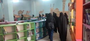 بازدید دانشجویان رشته مربی کودک آموزشکده ملی مهارت دختران یزد – حضرت رقیه (س) از کتابخانه مرکزی یزد 5