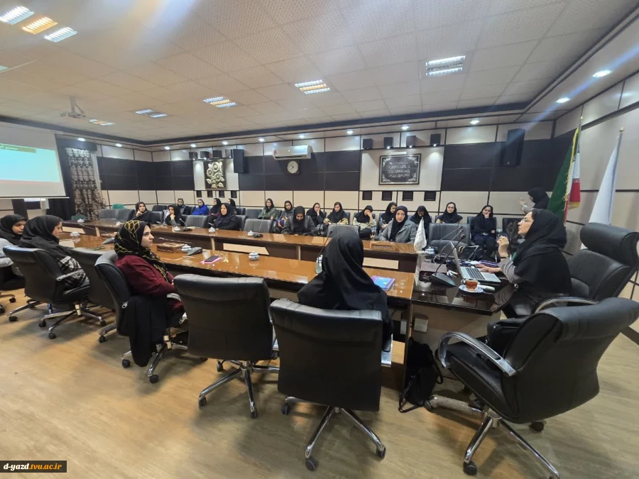 کارگاه آموزشی «آشنایی با بیماری ایدز» در آموزشکده ملی مهارت دختران یزد – حضرت رقیه (س) برگزار شد 5