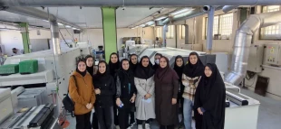 بازدید دانشجویان رشته کامپیوتر آموزشکده ملی مهارت دختران یزد – حضرت رقیه (س) از شرکت جهان الکترونیک یزد 3