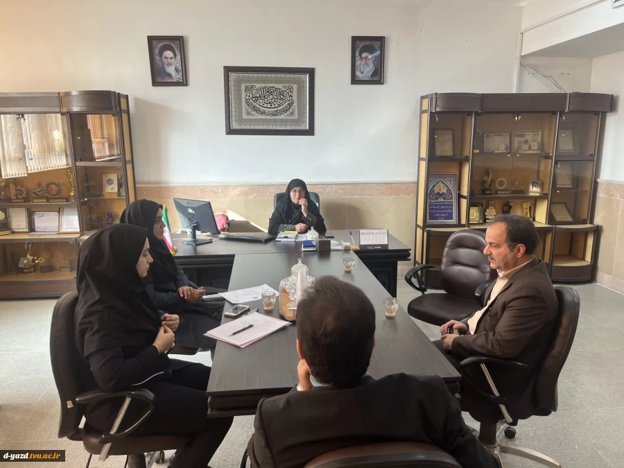 بازدید هیئت نظارت و ارزیابی دانشگاه یزد از پردیس دختران امام علی(ع) 3