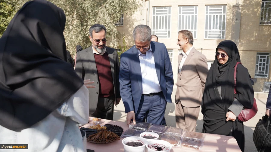 دکتر زمانی در جشن روز دانشجو در پردیس دختران امام علی (ع) یزد:
 دانشجو نماد بیداری، مسئولیت‌پذیری و مطالبه‌گری قانونمند است 2