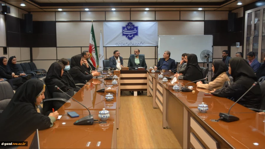 میزبانی دانشجویان آموزشکده ملی مهارت دختران یزد - حضرت رقیه(س) از معاون اداری و مالی دانشگاه ملی مهارت در آیین روز دانشجو 2