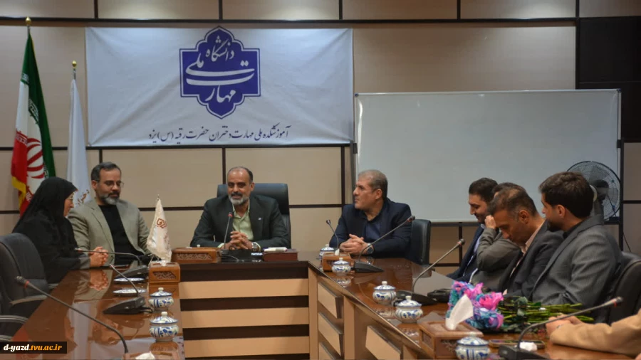 بازدید معاون اداری، مالی و منابع انسانی دانشگاه ملی مهارت از آموزشکده ملی مهارت دختران یزد - حضرت رقیه(س)  به مناسبت روز دانشجو 2