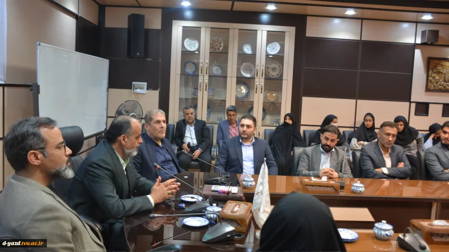 بازدید معاون اداری، مالی و منابع انسانی دانشگاه ملی مهارت از آموزشکده ملی مهارت دختران یزد - حضرت رقیه(س)  به مناسبت روز دانشجو 4