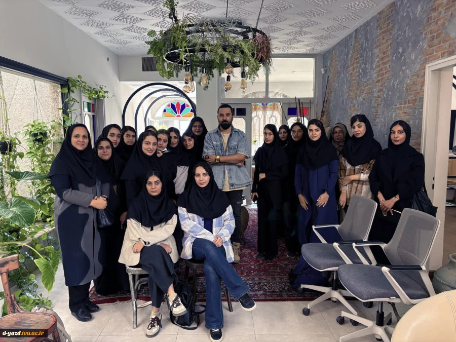 بازدید دانشجویان آموزشکده ملی مهارت دختران یزد از استودیو «خط» یزد در قالب درس مدیریت هنری 2