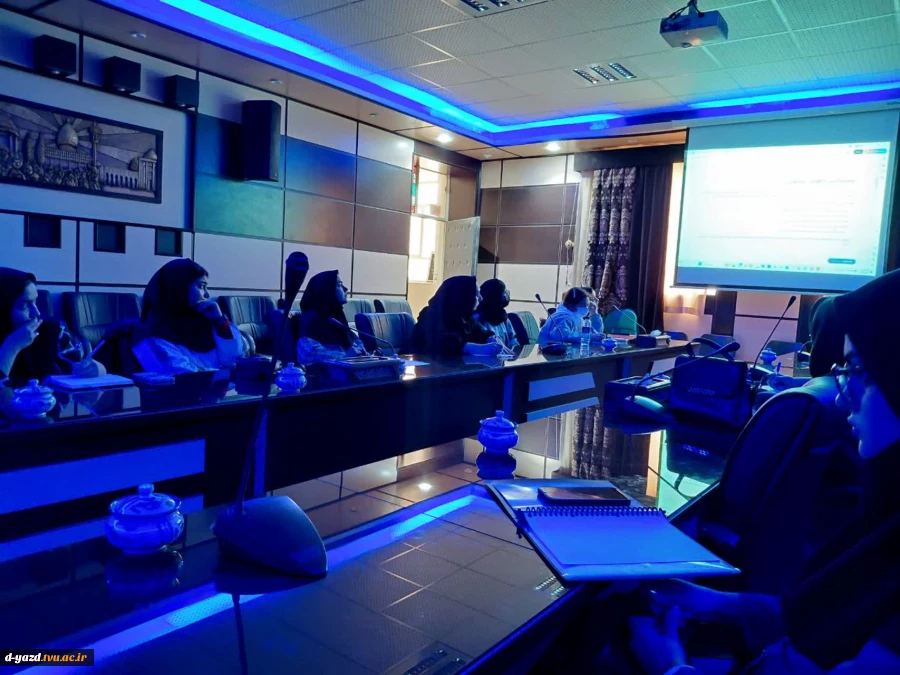 برگزاری ورکشاپ «دستیار هوشمند برای طراحی لباس» در آموزشکده ملی مهارت دختران یزد 2