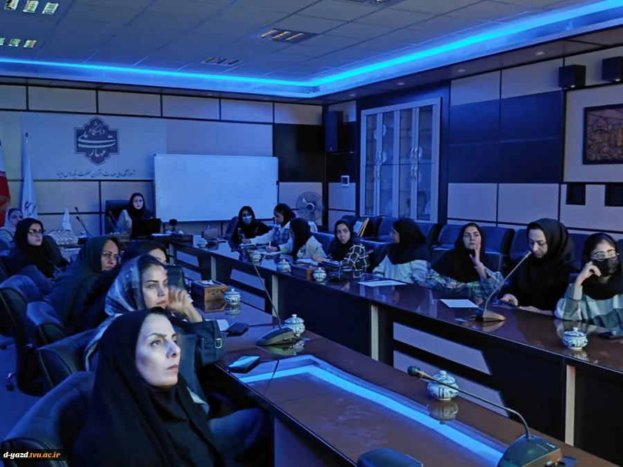 برگزاری ورکشاپ «دستیار هوشمند برای طراحی لباس» در آموزشکده ملی مهارت دختران یزد 3