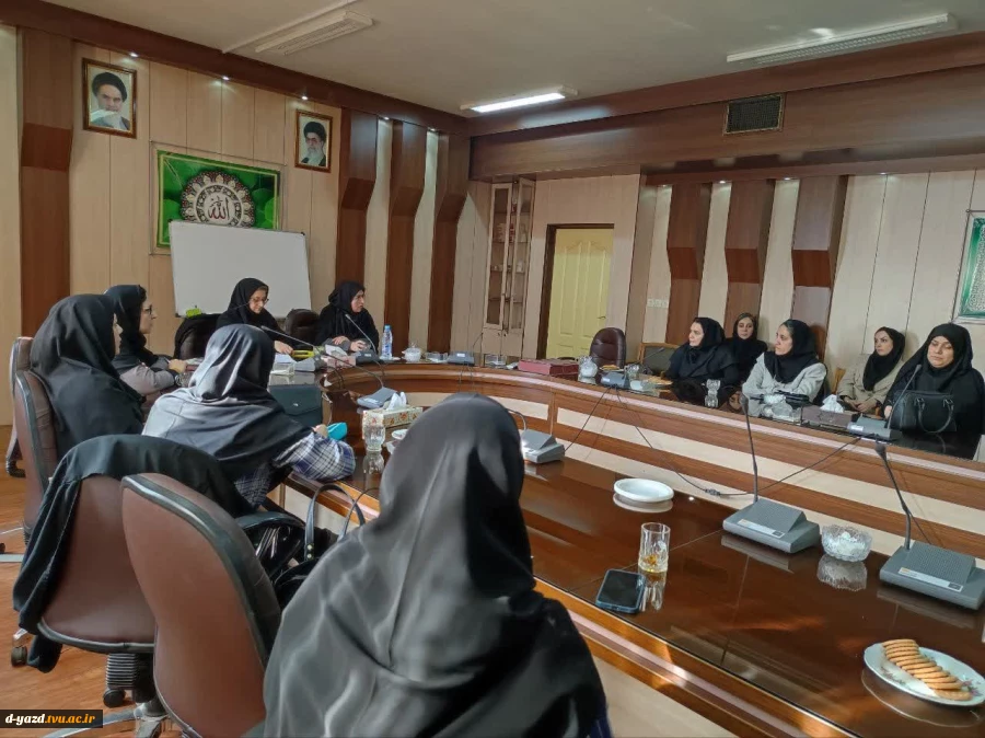 جلسه هم فکری اساتید گروه معماری آموزشکده ملی مهارت دختران یزد برگزار شد 6