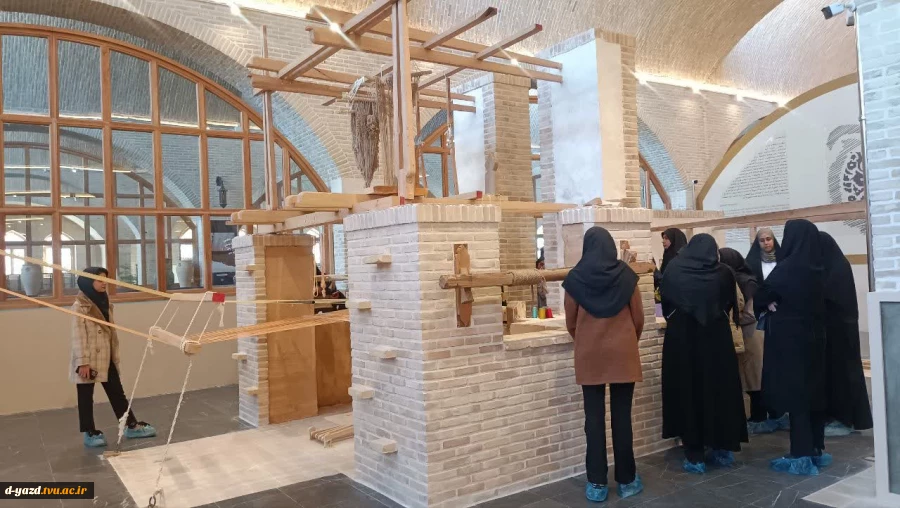 بازدید علمی دانشجویان رشته طراحی و دوخت آموزشکده ملی مهارت دختران یزد از موزه تار و پود 5