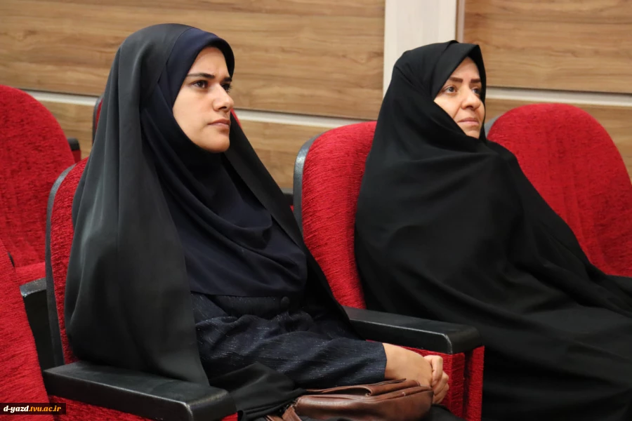 آیین تکریم و معارفه رئیس آموزشکده ملی مهارت دختران یزد - حضرت رقیه (س) در دانشگاه ملی مهارت استان یزد 6