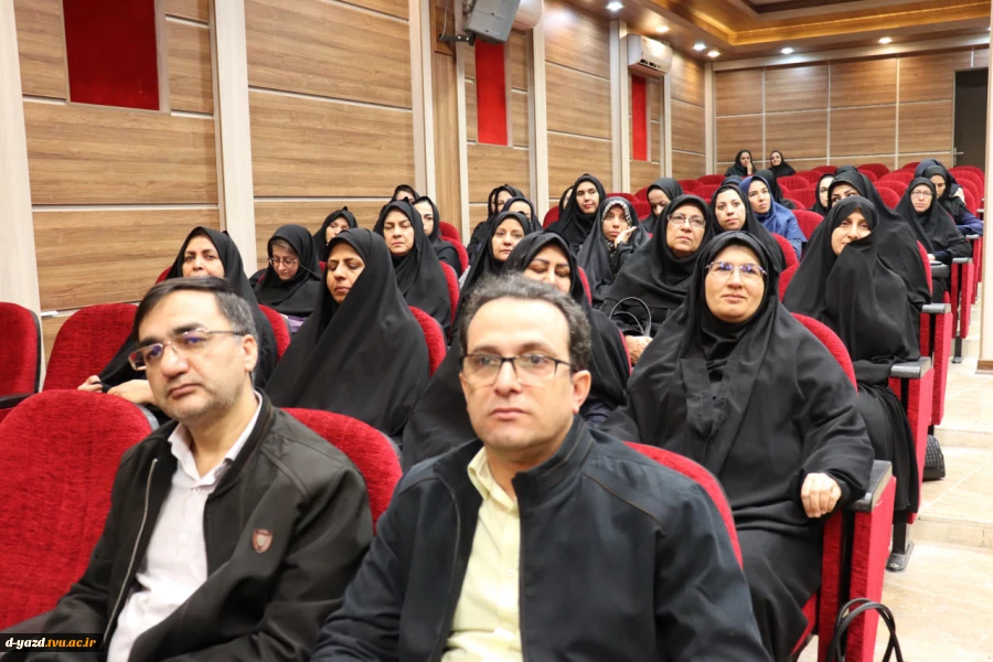 آیین تکریم و معارفه رئیس آموزشکده ملی مهارت دختران یزد - حضرت رقیه (س) در دانشگاه ملی مهارت استان یزد 11