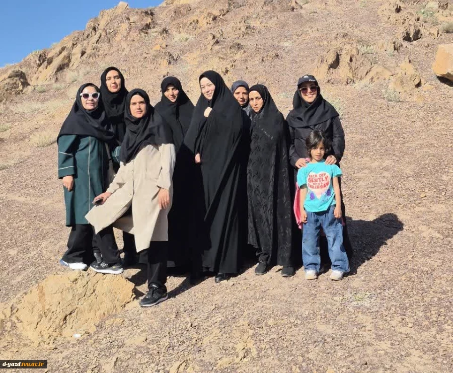 طبیعت‌گردی کارکنان آموزشکده ملی مهارت دختران یزد به مناسبت روز معلم 4