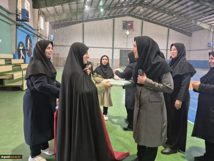 برگزاری مسابقات ورزشی آمادگی جسمانی و دارت ویژه کارکنان آموزشکده ملی مهارت دختران یزد به مناسبت هفته معلم 6
